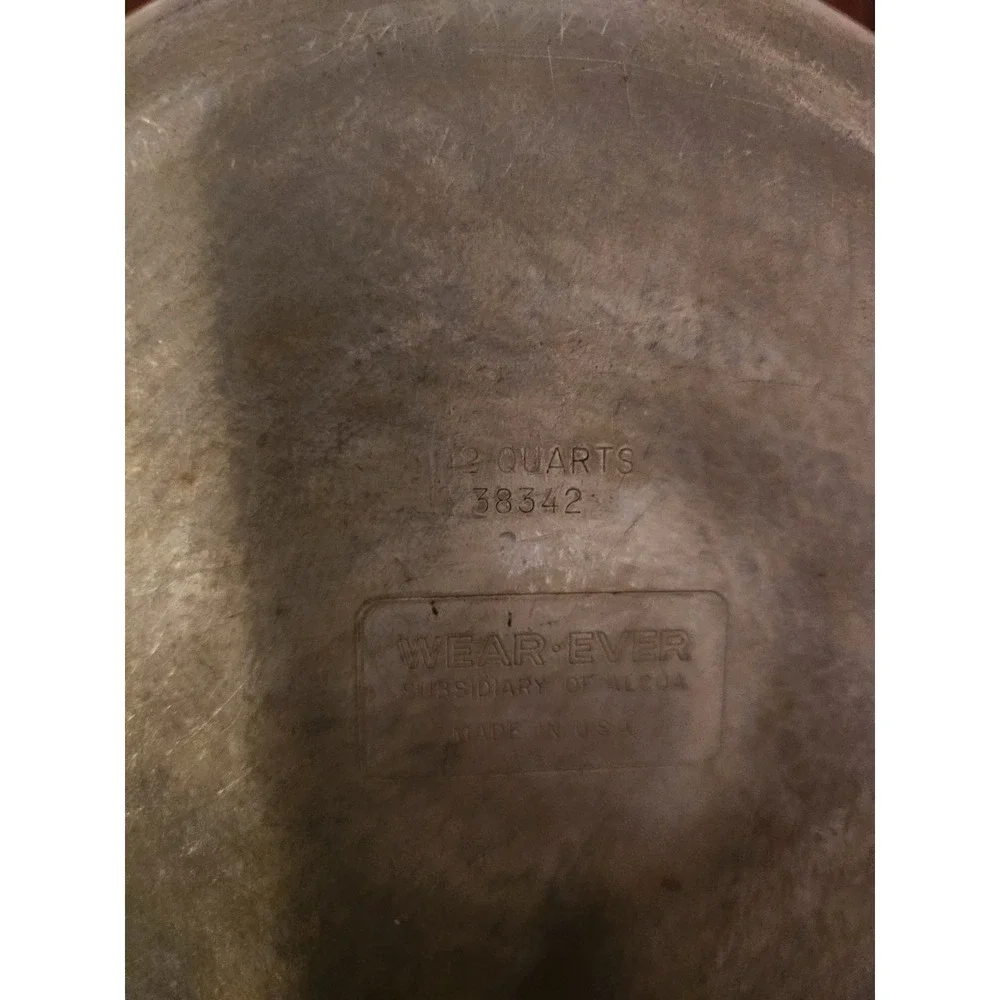 Vintage Wear-ever Aluminum 2‎ Quart # 38342 With Lid